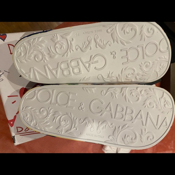 🩴rubber pool slides with signature lemon print and rubberized logo at the heel - Picture 8 of 14